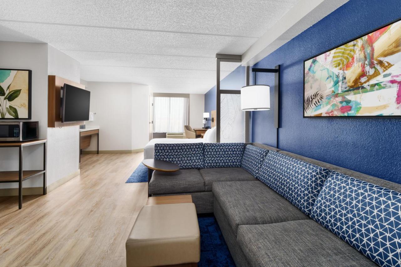 King Room with Sofa Bed and Accessible Tub - Disability Access
