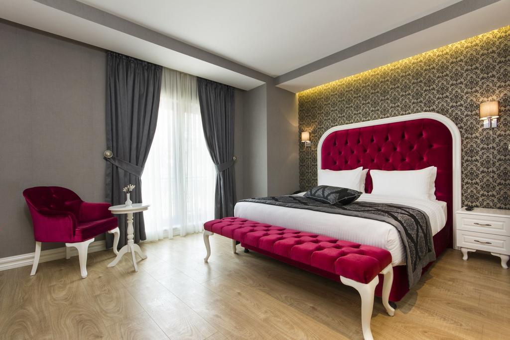 Superior Double Room with Balcony
