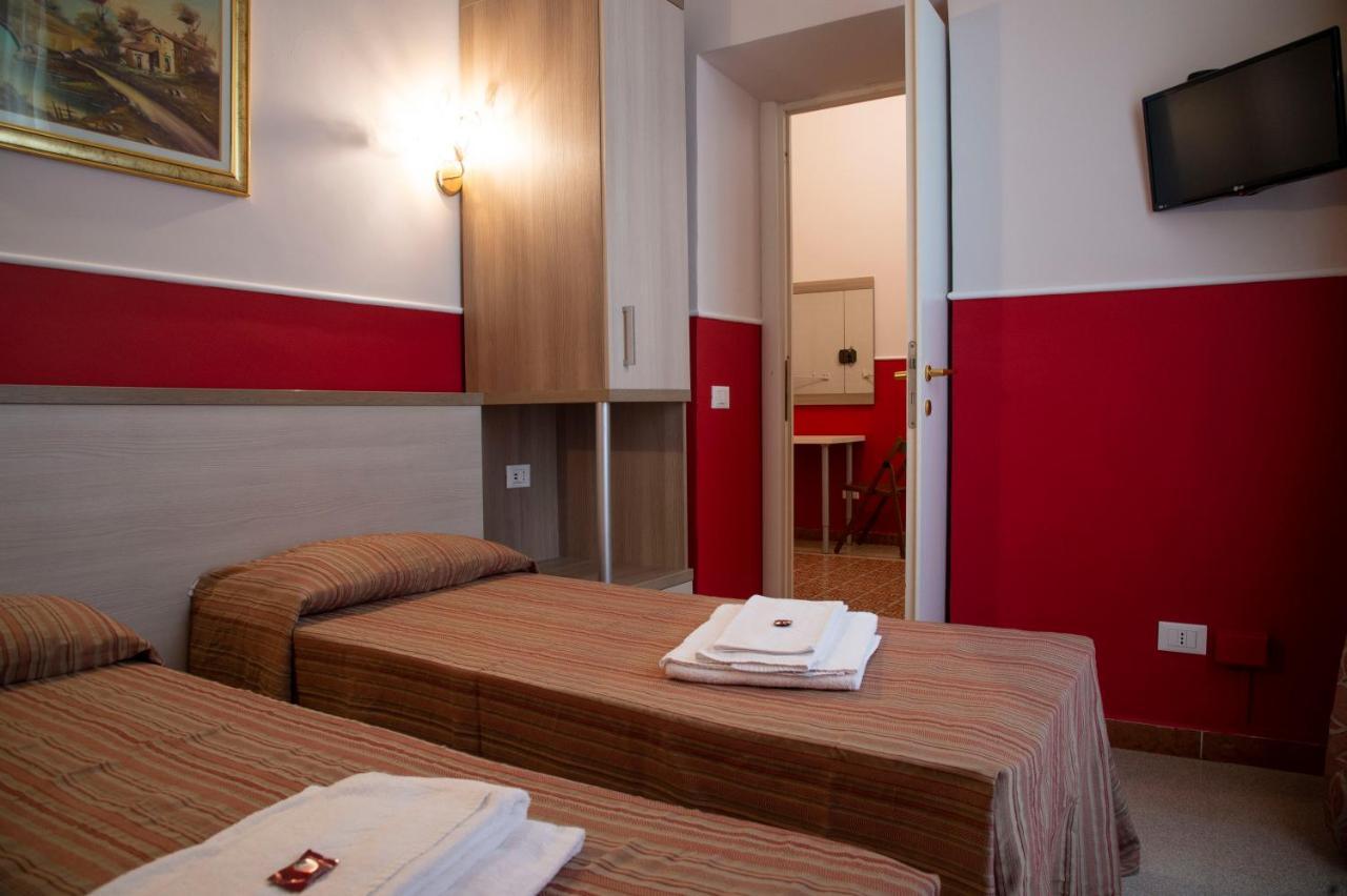 Double or Twin Room Private Bathroom