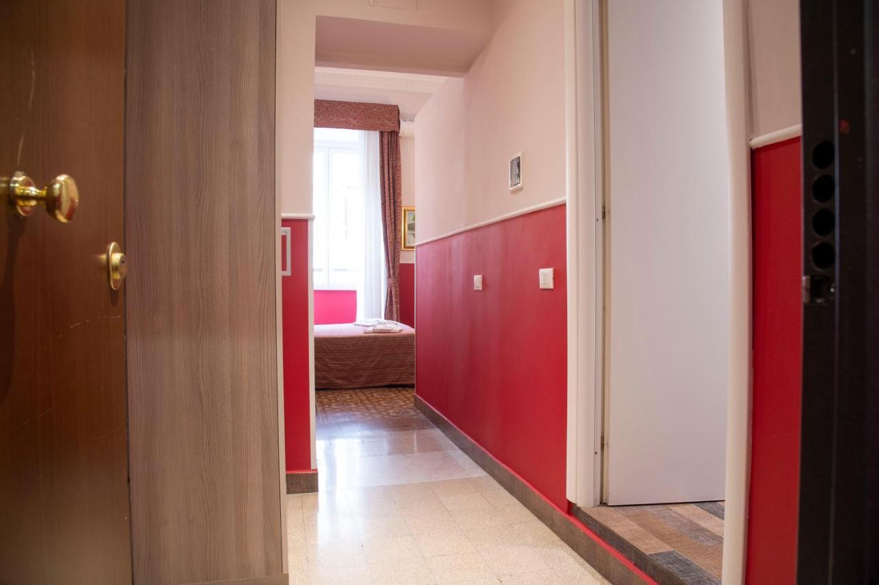 Double or Twin Room Private Bathroom