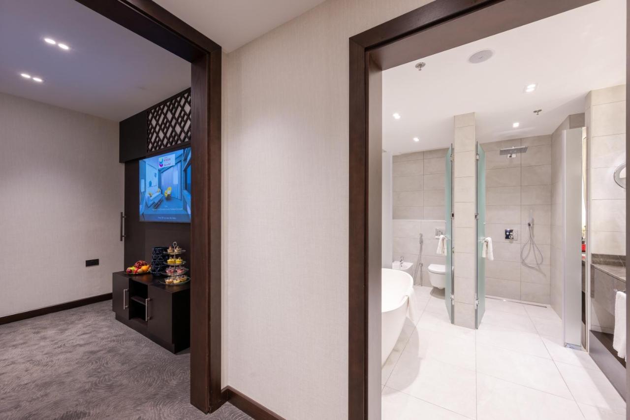 Diplomatic Suite