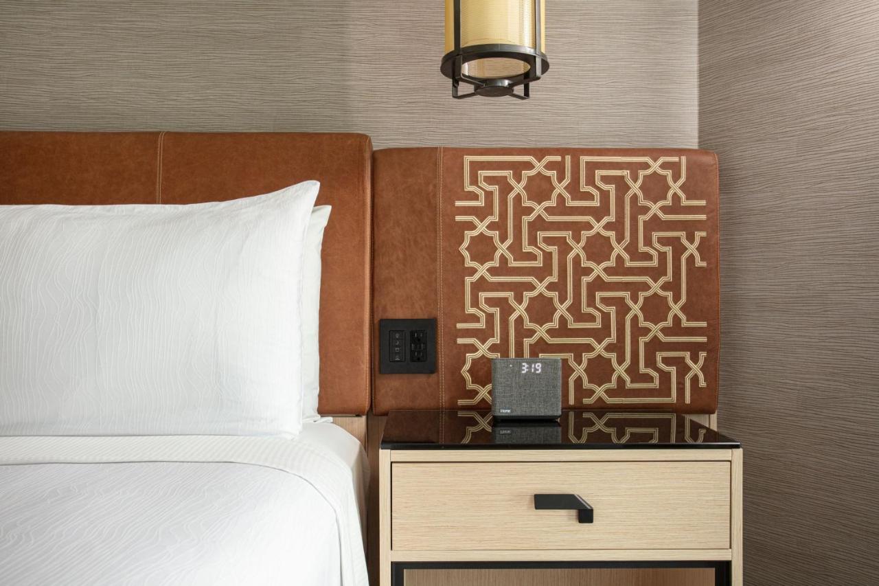 Contemporary Classic Room Two Queen Beds Oceanfront