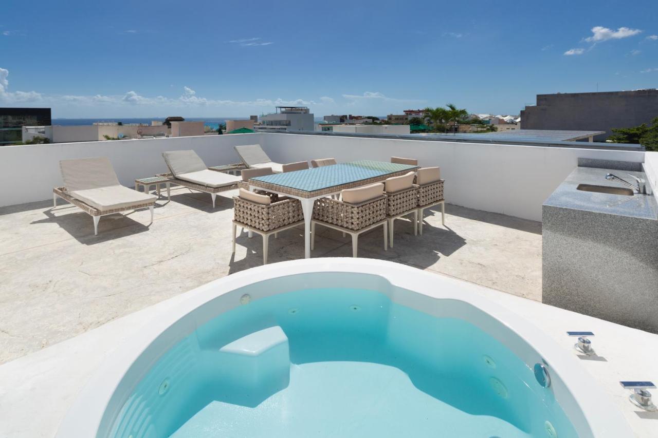 Two-bedroom Family Private Jacuzzi & Roof