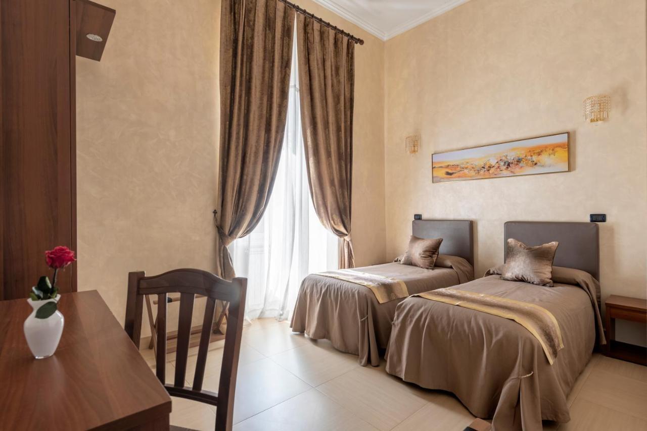 Double or Twin Room Private Bathroom