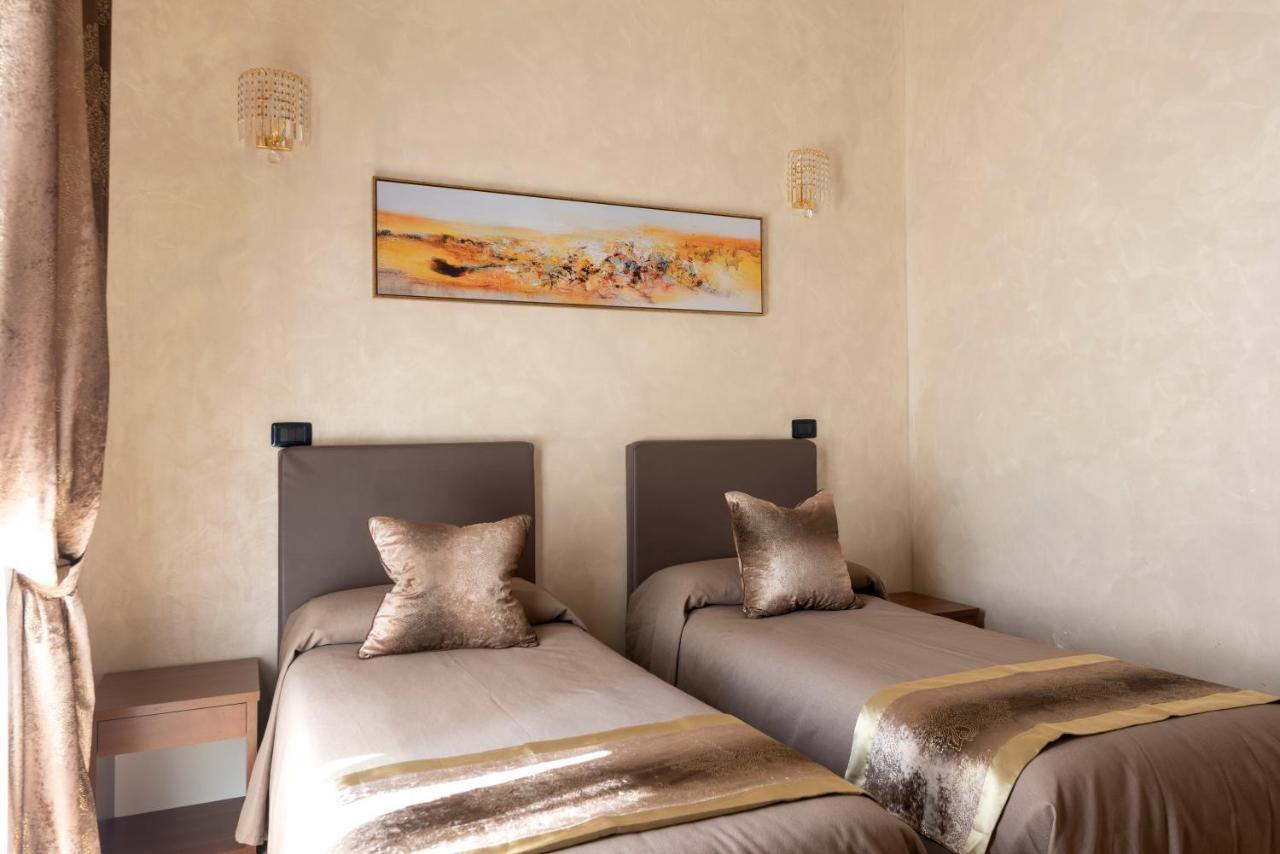 Double or Twin Room Private Bathroom