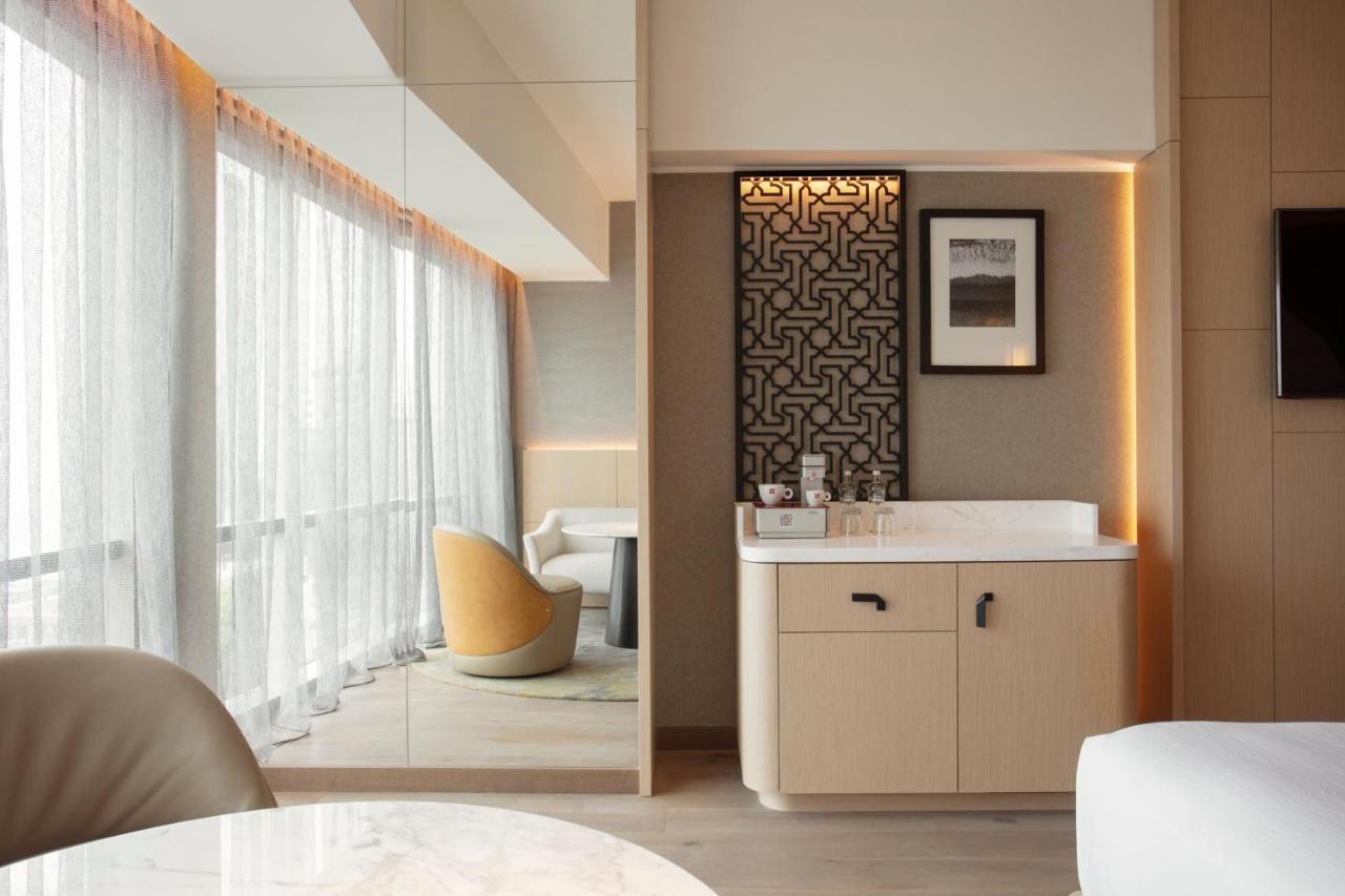 Contemporary Classic Room Two Queen Beds Oceanfront