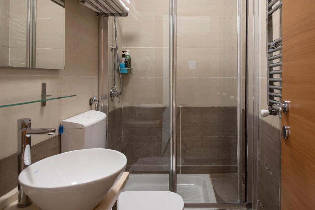 Quadruple Room Private Bathroom