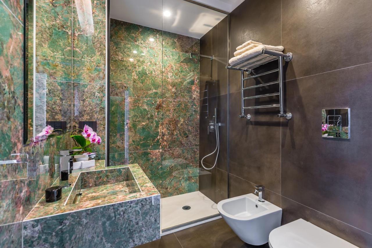Deluxe Double Room Bath