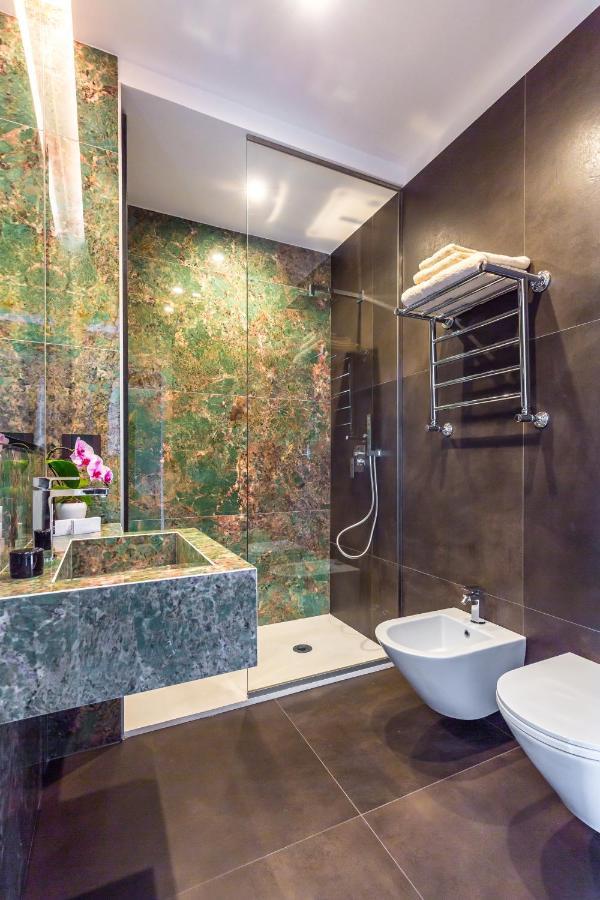 Deluxe Double Room Bath