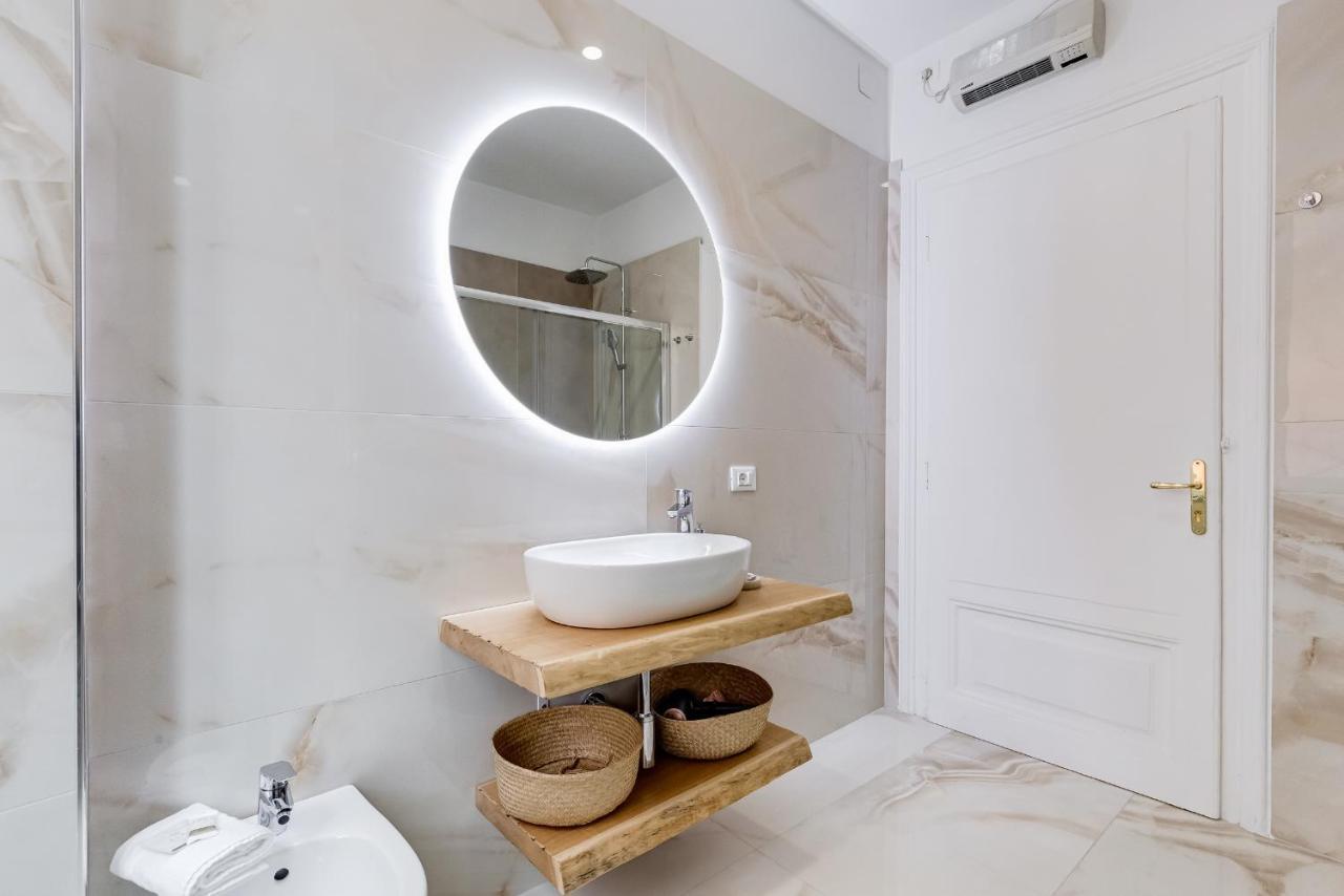 Quadruple Room Private External Bathroom