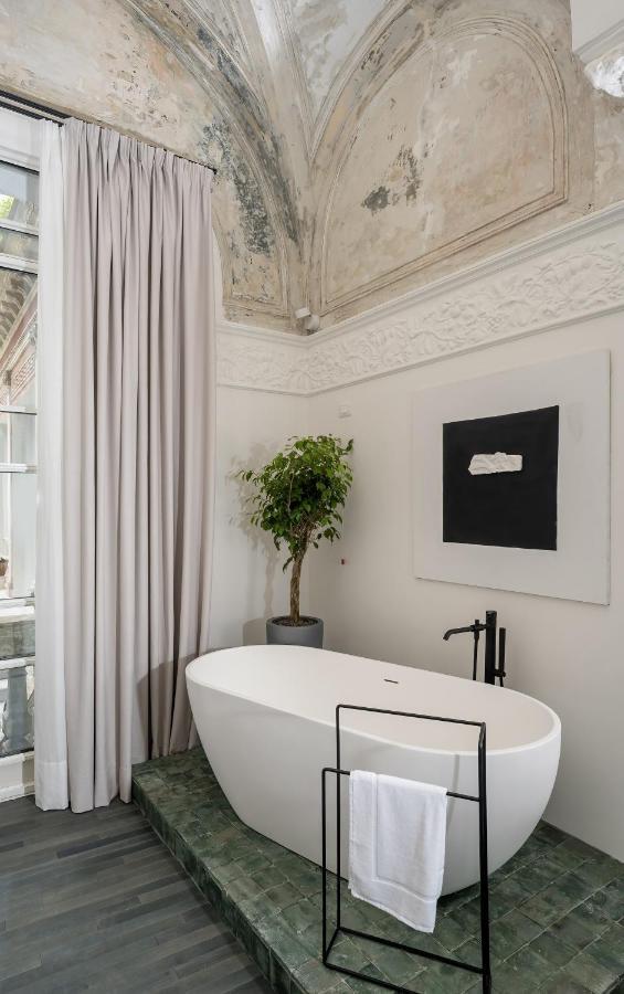 Queen Suite Spa Bath
