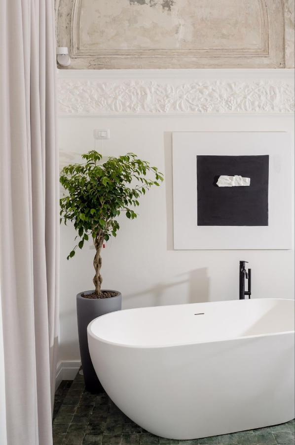 Queen Suite Spa Bath