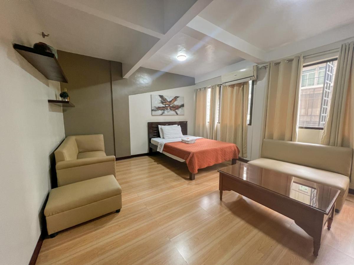 Family Room,1404278591:JPEG