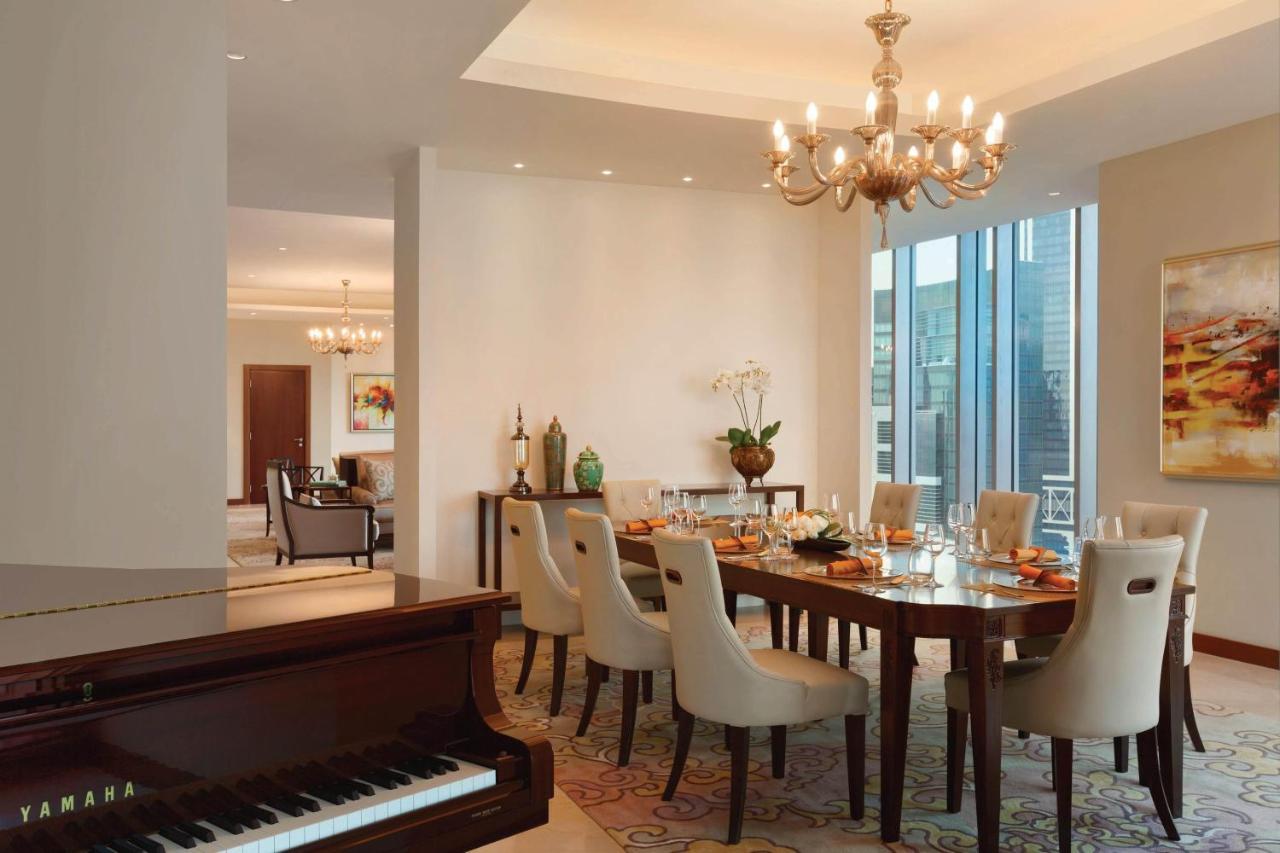 Royal Suite High Floor or Executive Lounge Access