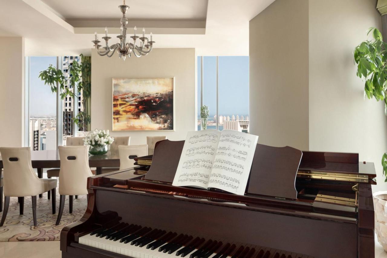 Royal Suite High Floor or Executive Lounge Access