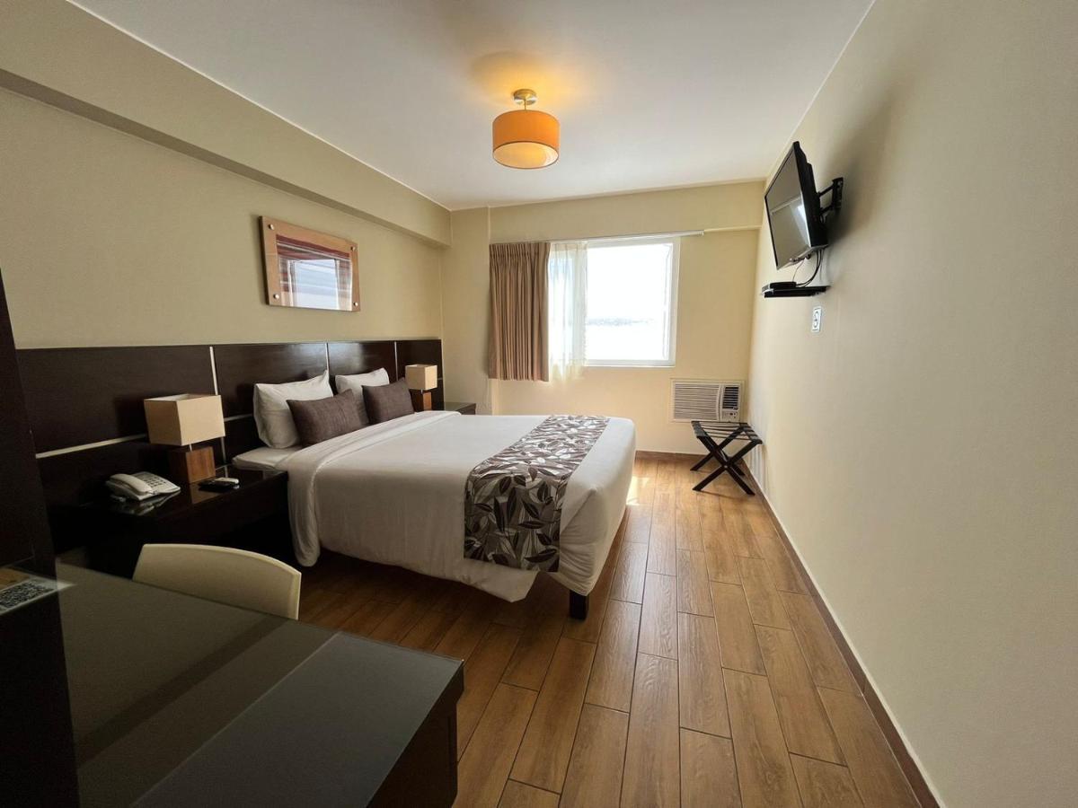 Queen Room