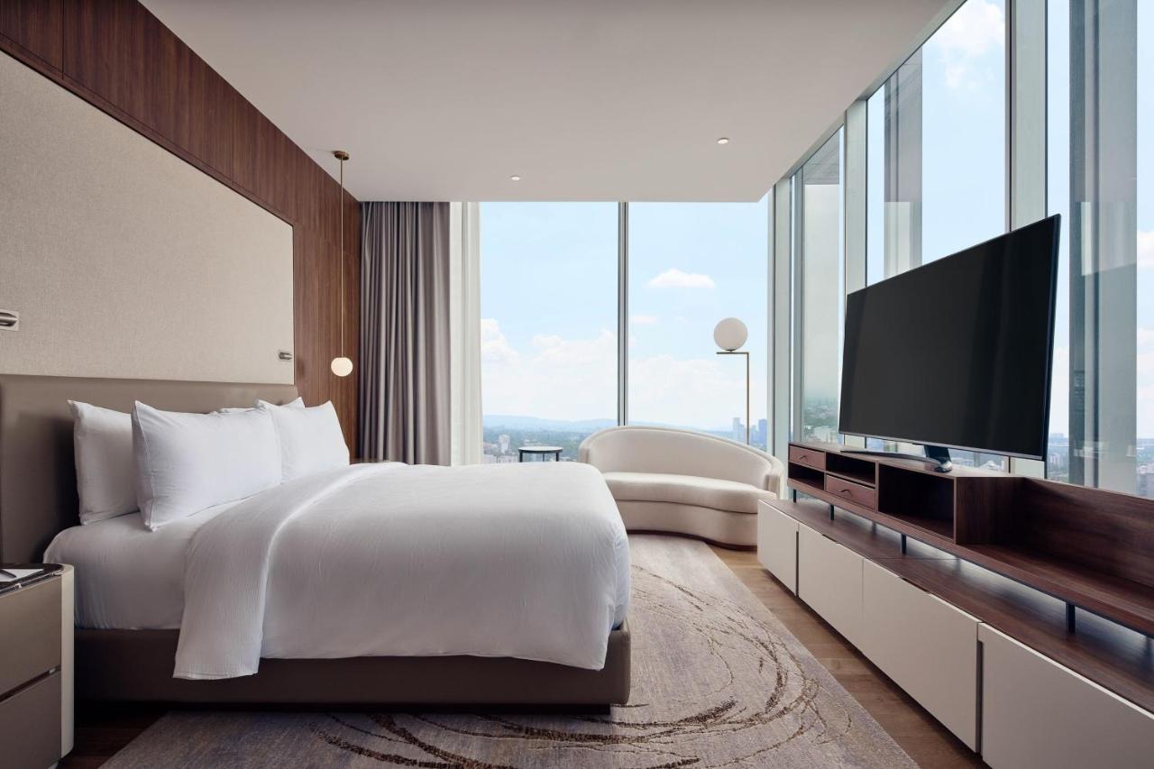 Junior King Suite