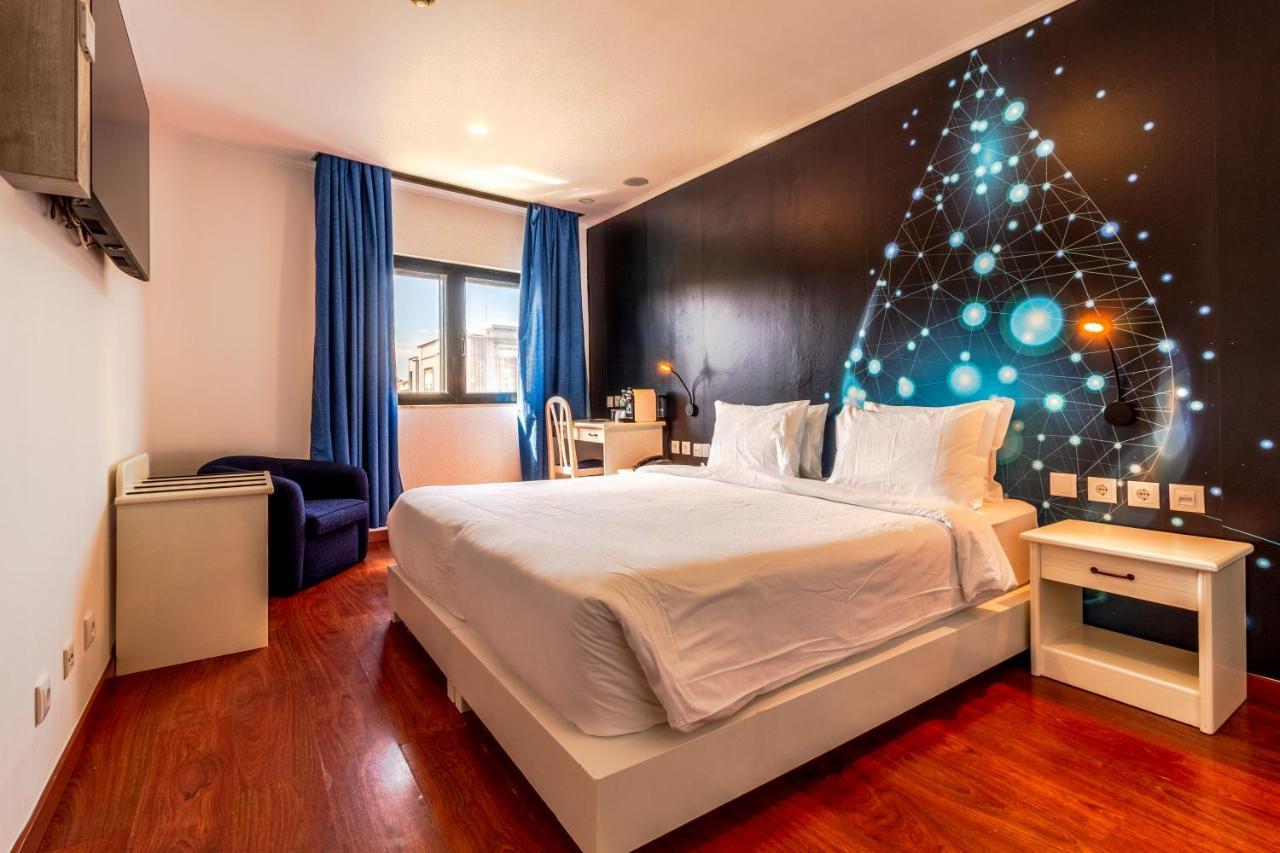 Standard Queen Room