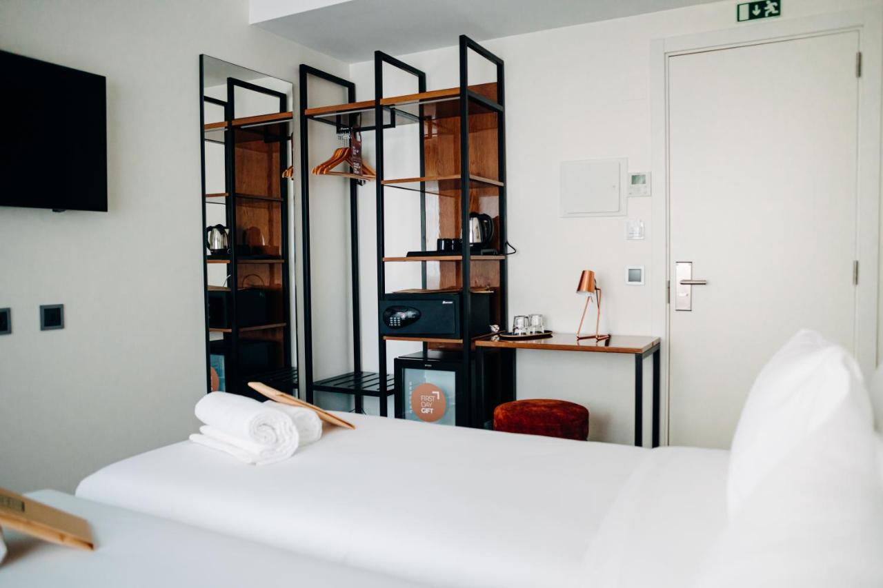 Standard Twin Room,1418358525:JPEG