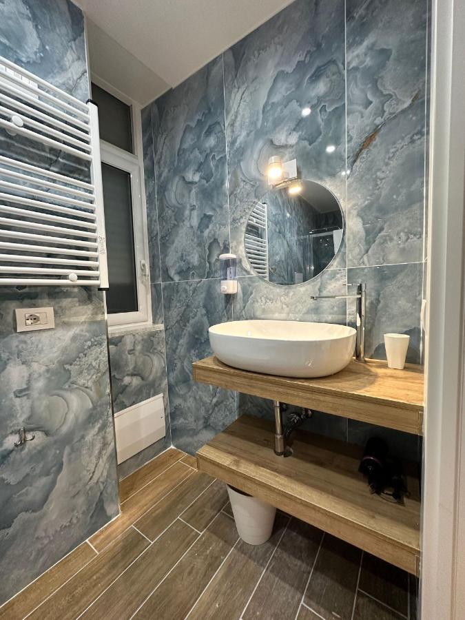 Triple Room Bath