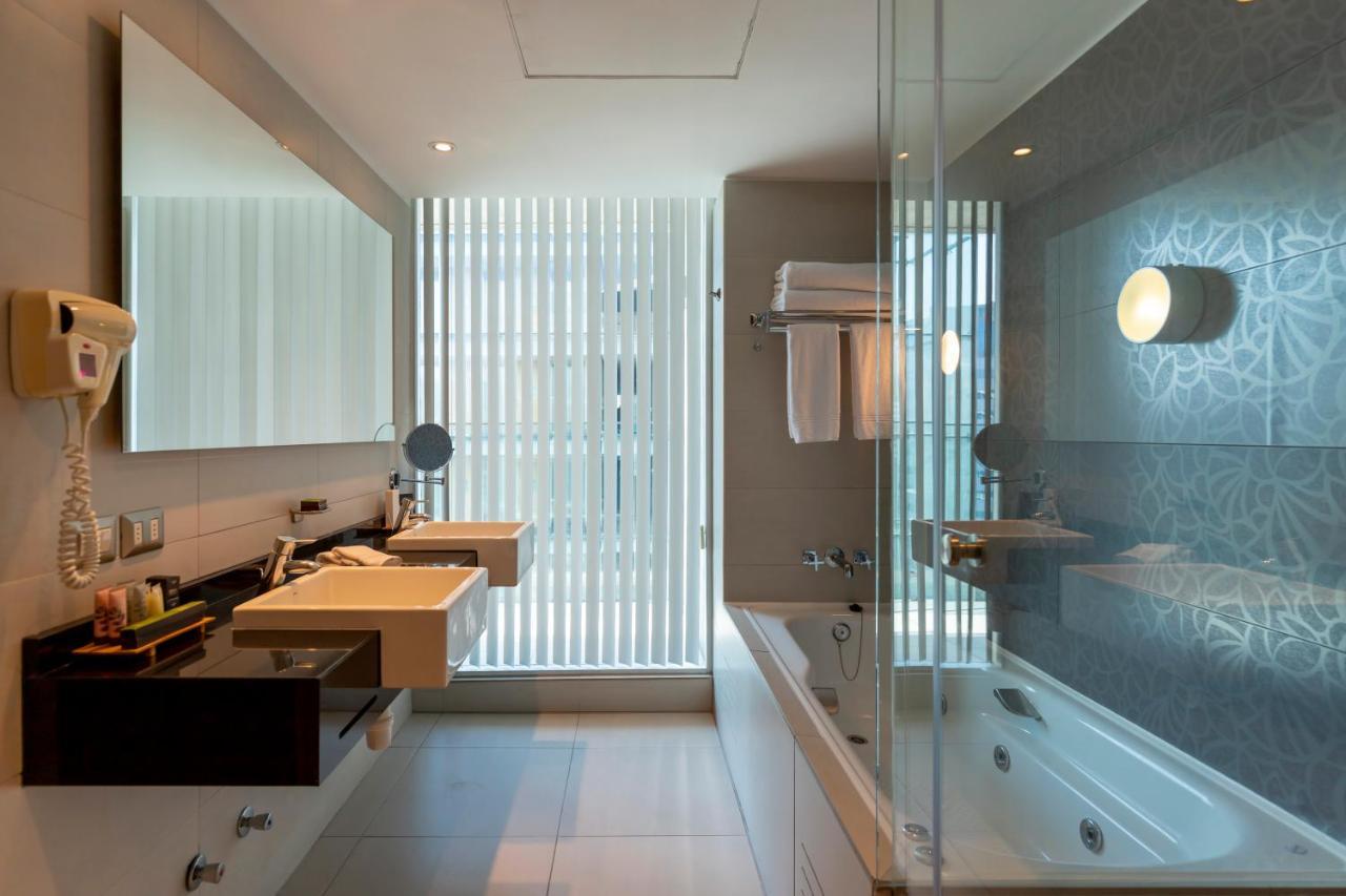 King Suite Hot Tub Balcony