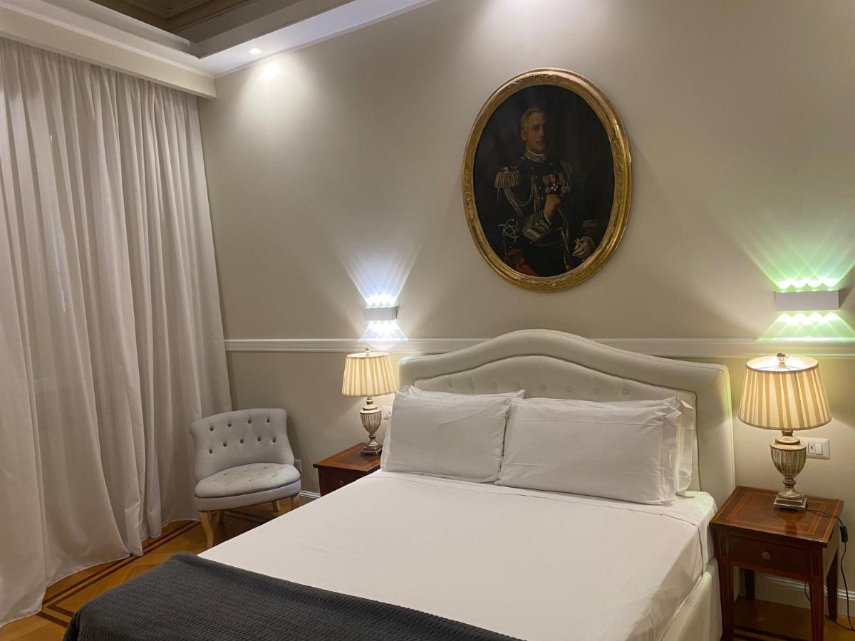 Quintuple Room