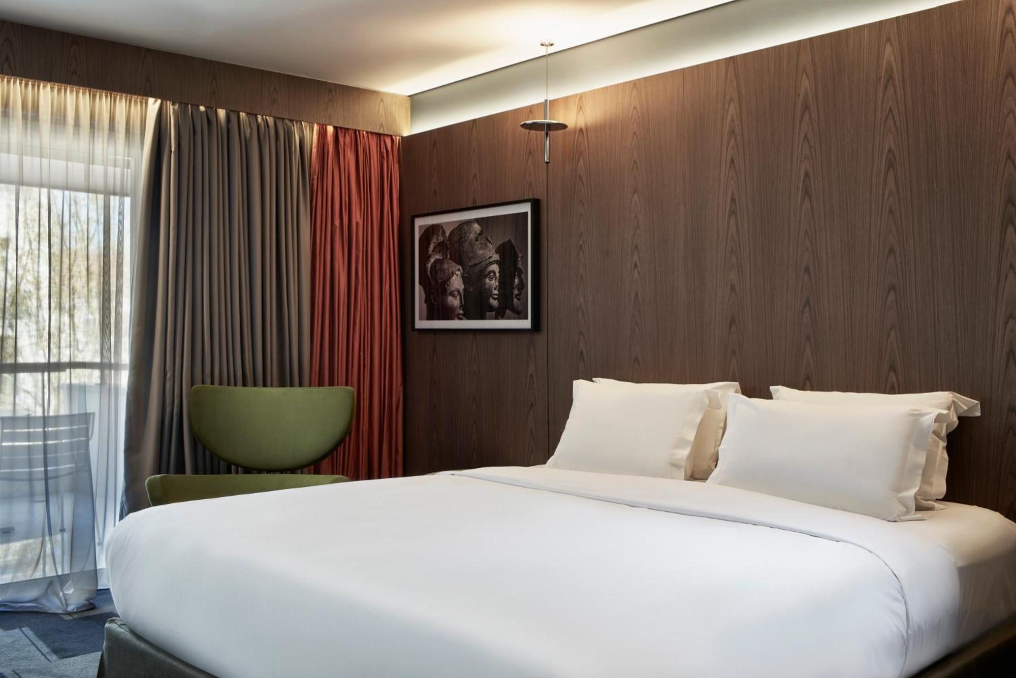 Superior Deluxe Suite