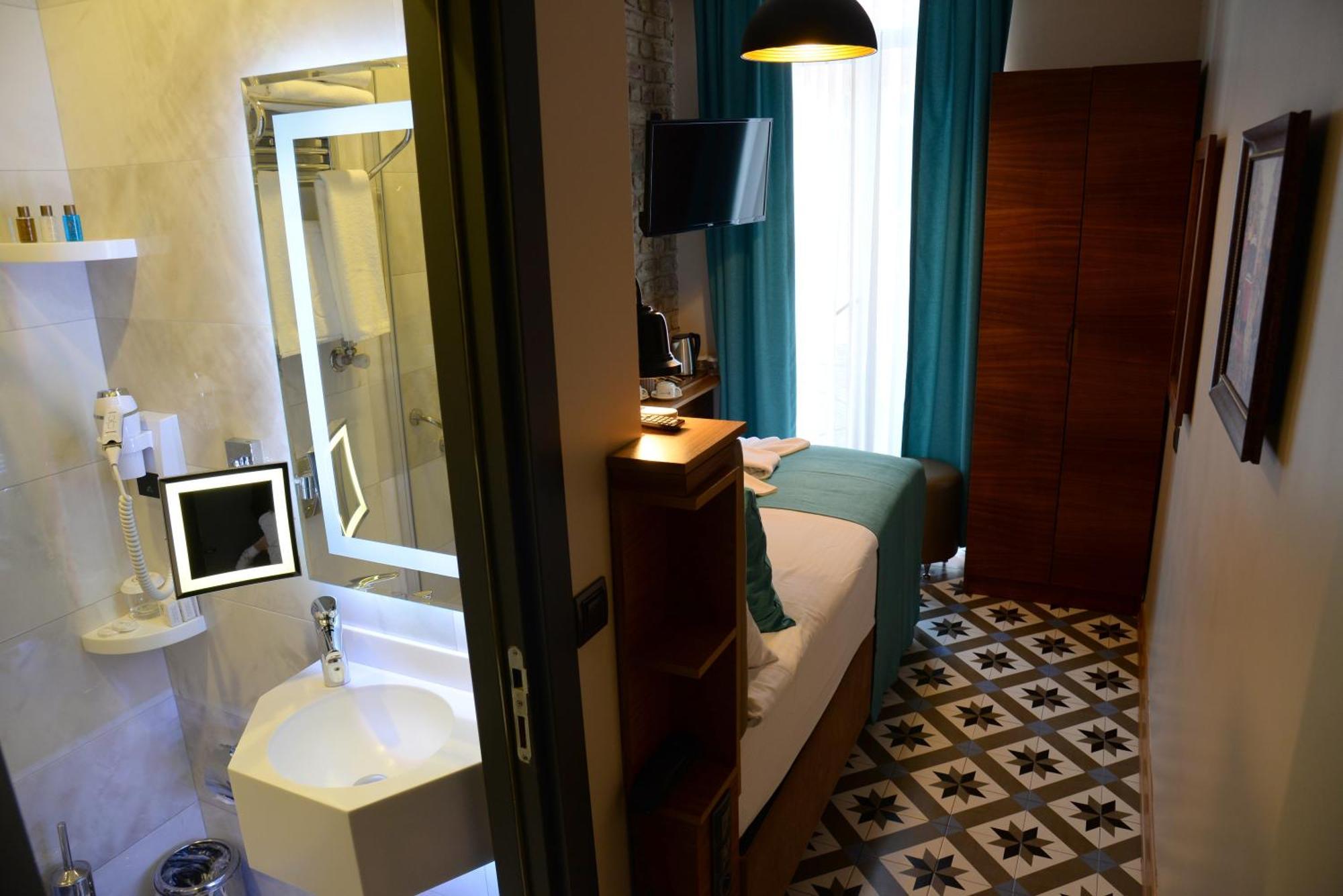 Standard Single Room