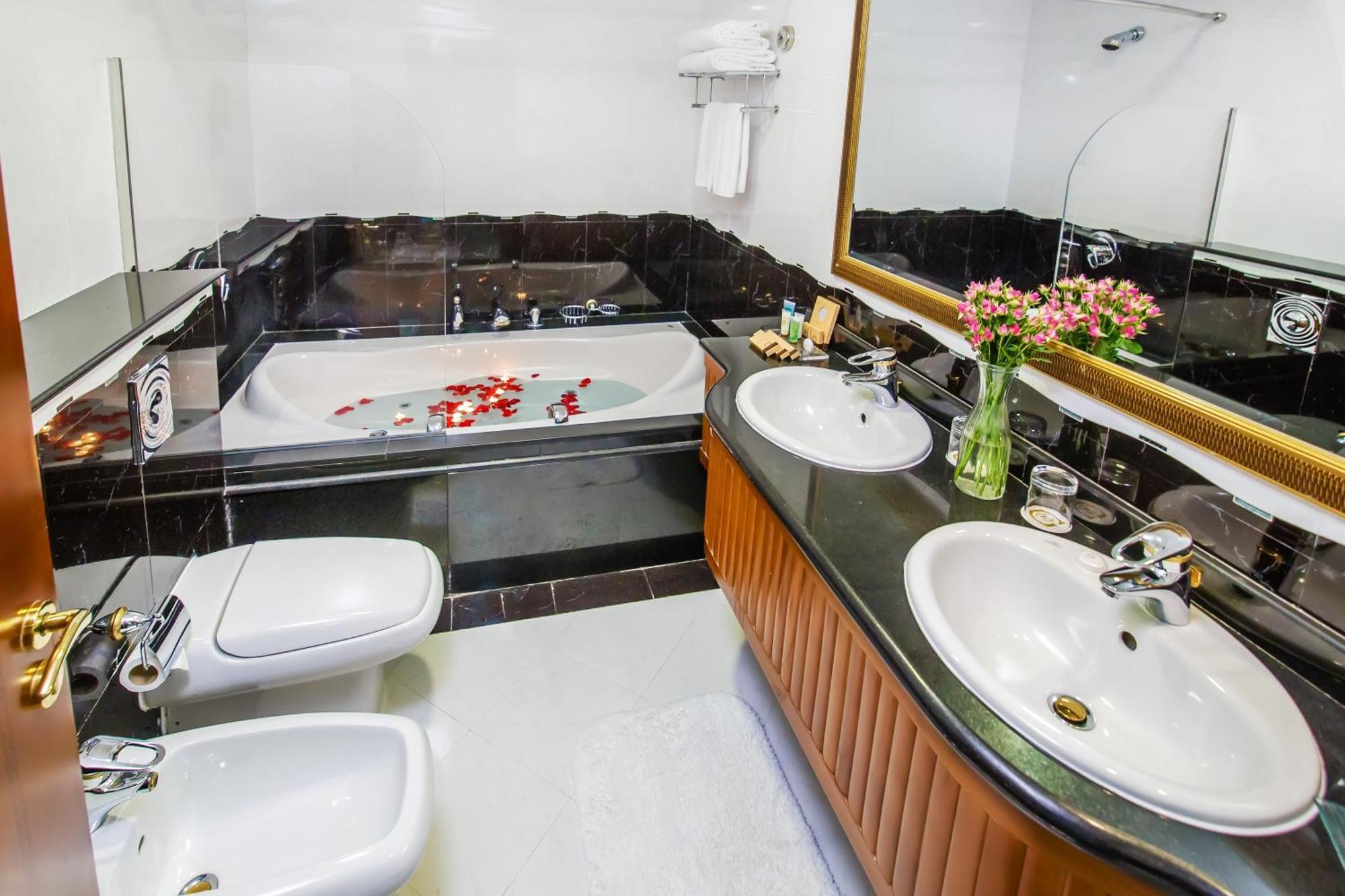 Premium Room Burj Khalifa View F&B