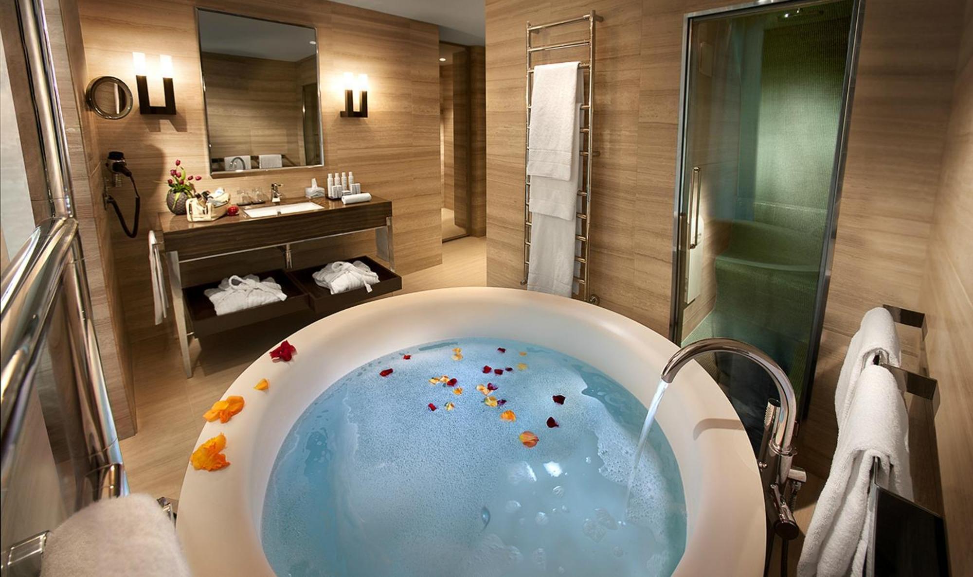 Executive Double Room Turkish Bath Spa Bath