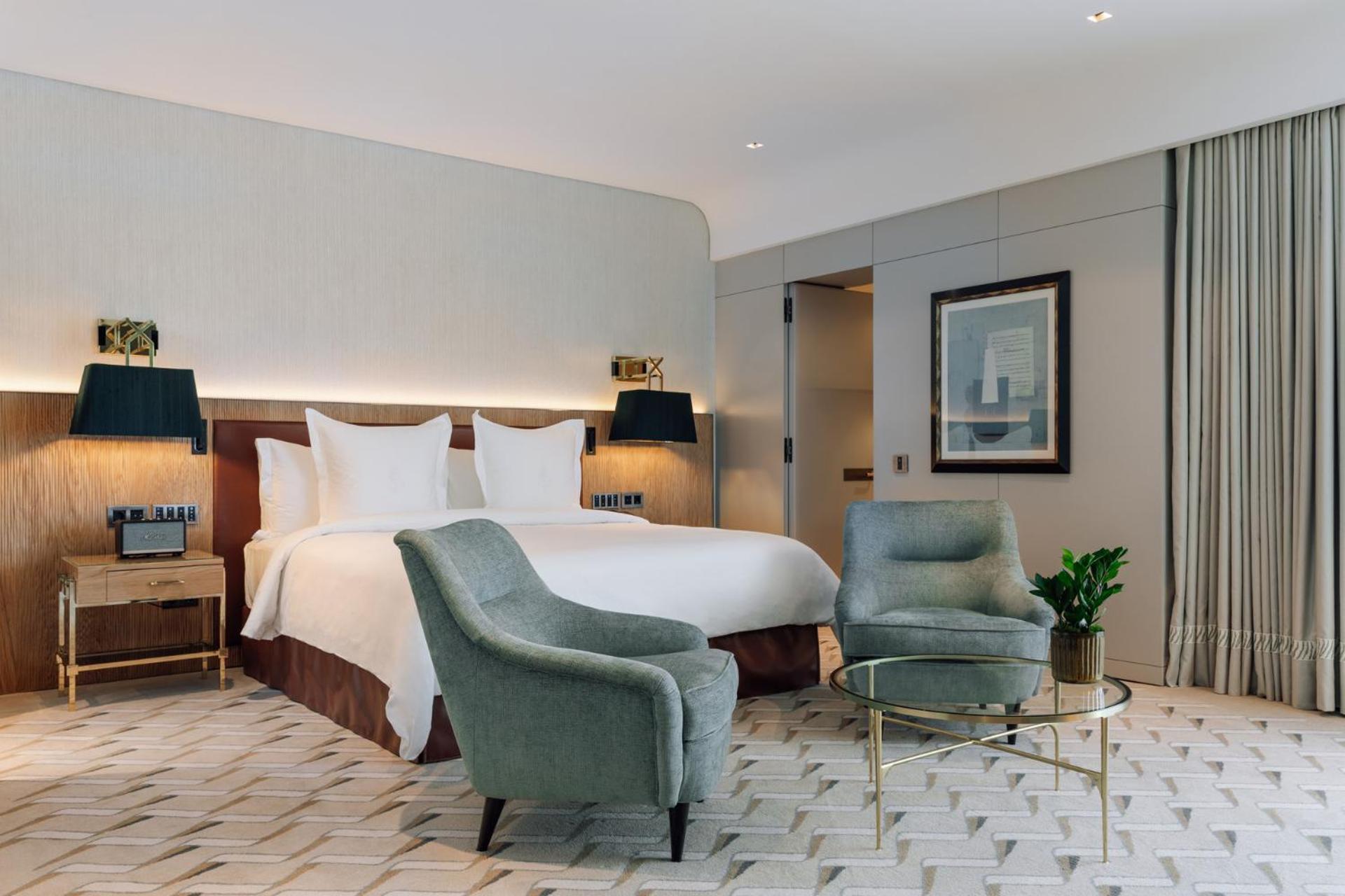 Grand Bedroom Suite King Bed