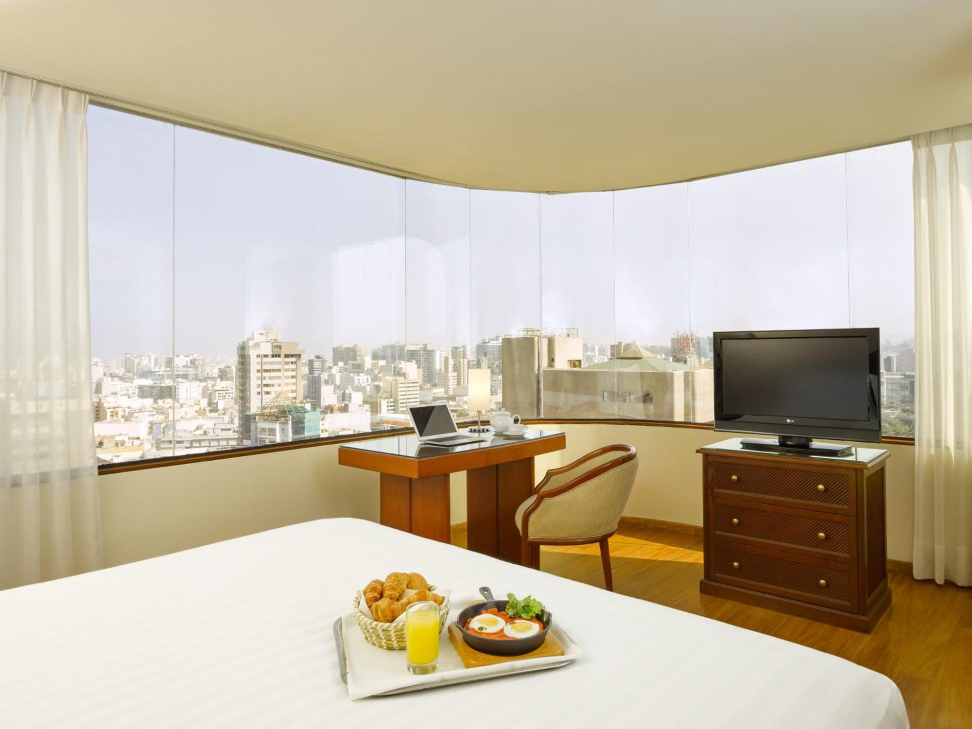 Junior Suite King-Size Bed