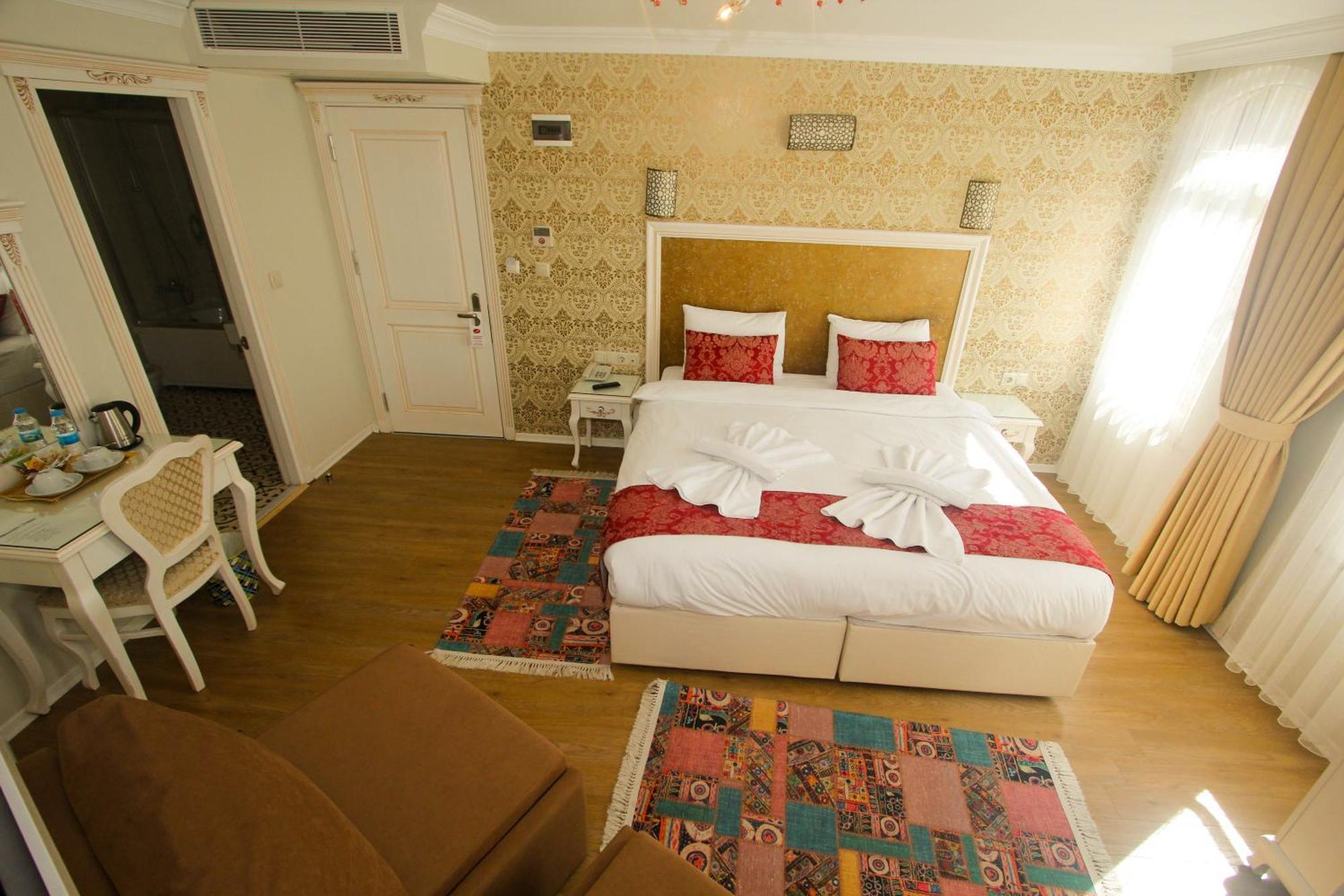 Deluxe Double or Twin Room