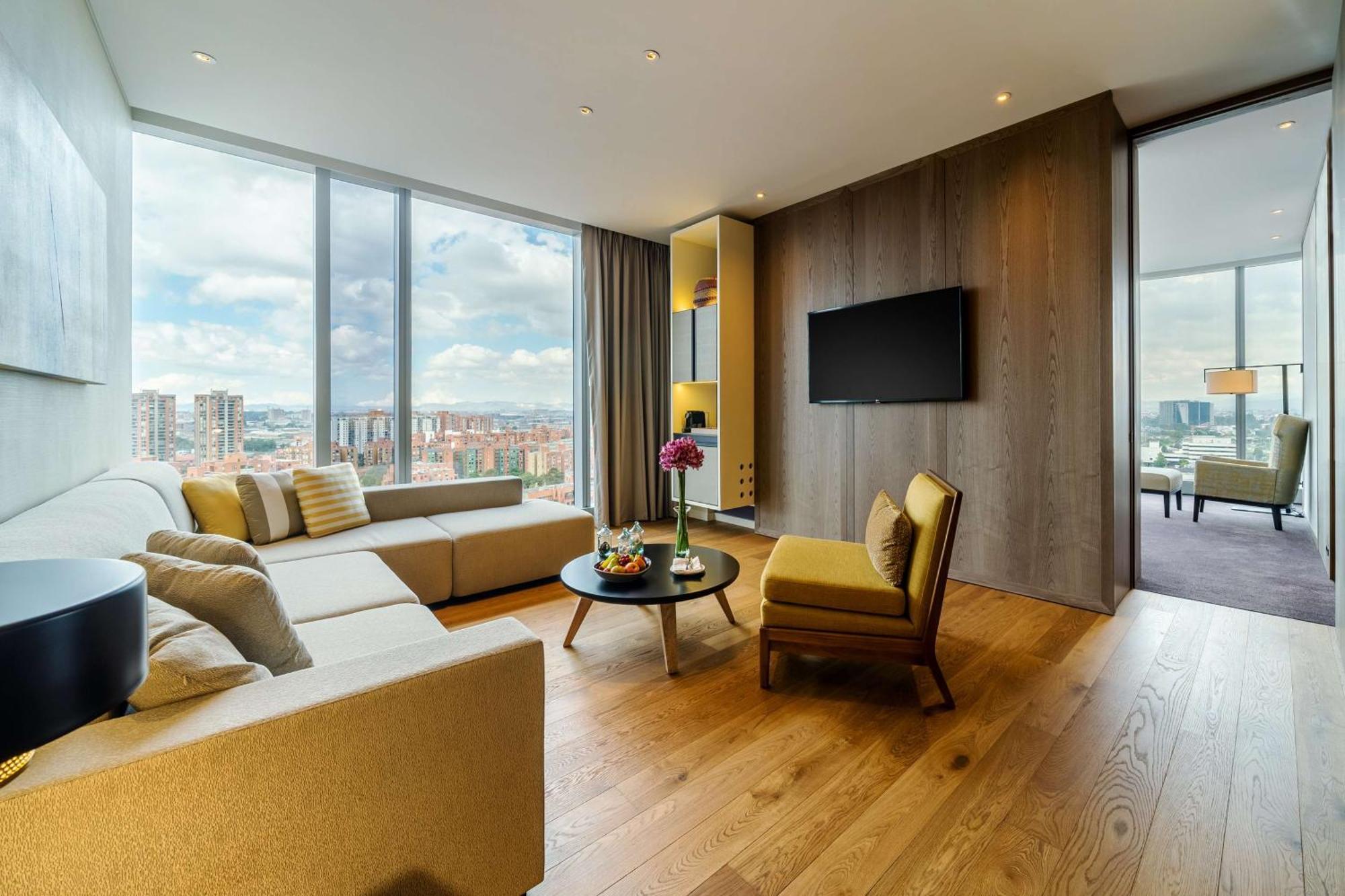 Corner King Suite
