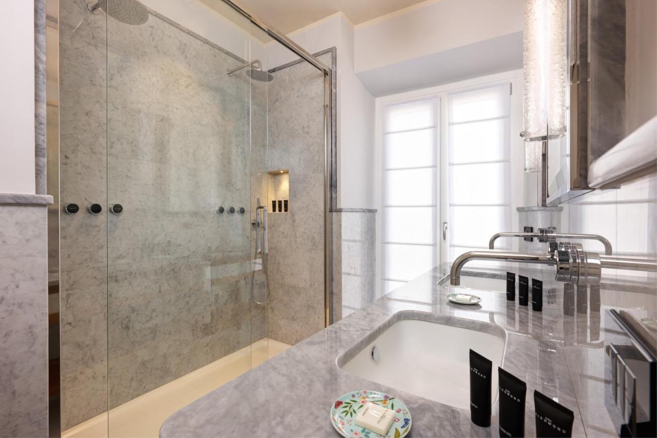 Corner Suite