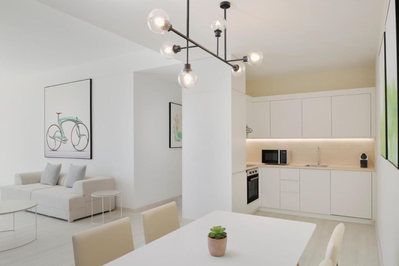 Two Bedroom Apartment 1 King 1 Queen Partial Sea View