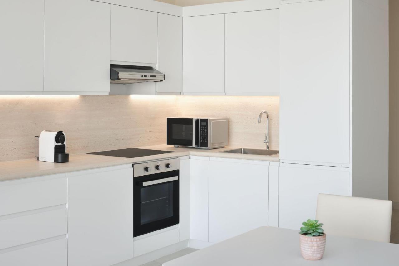 Larger Three Bedroom Apartment 3 King Beach Access