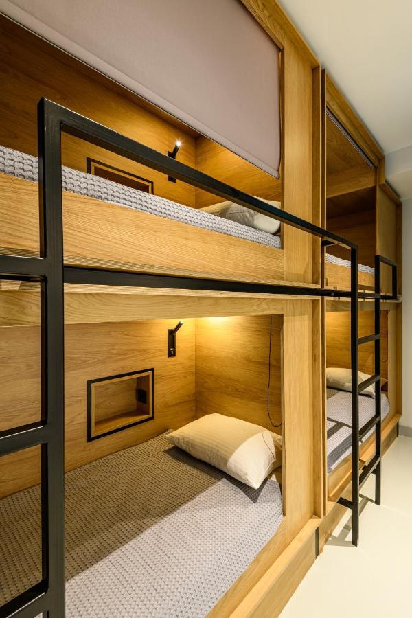 Single Bed 8-Bed Female Dormitory Room