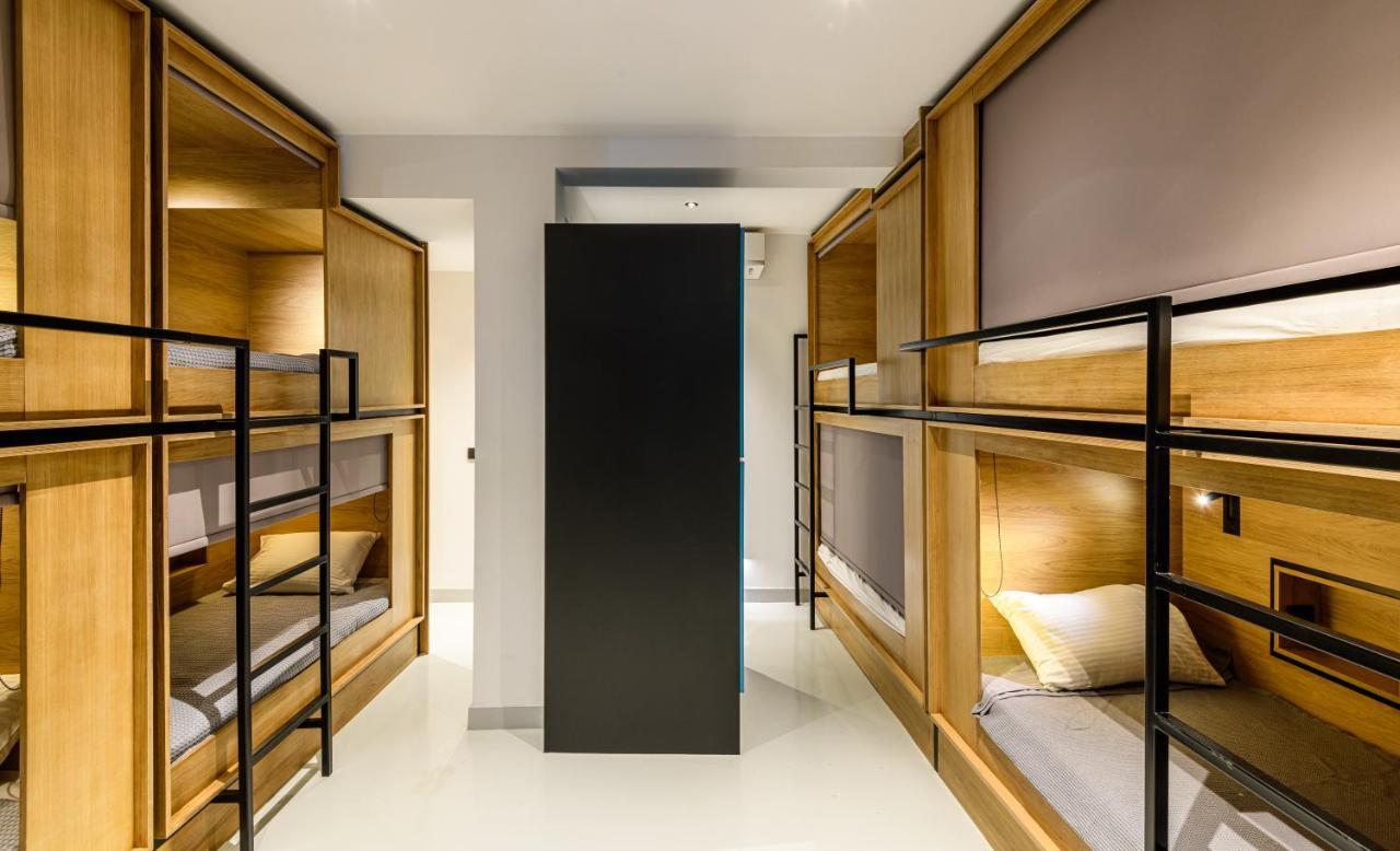 Single Bed 8-Bed Female Dormitory Room