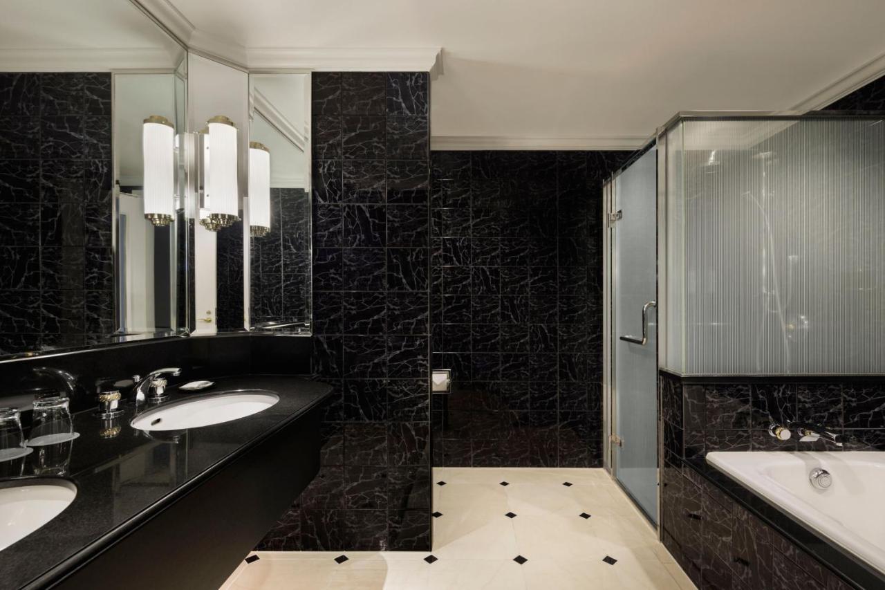 One-Bedroom Suite Two Double Beds Club Lounge Access High Floor