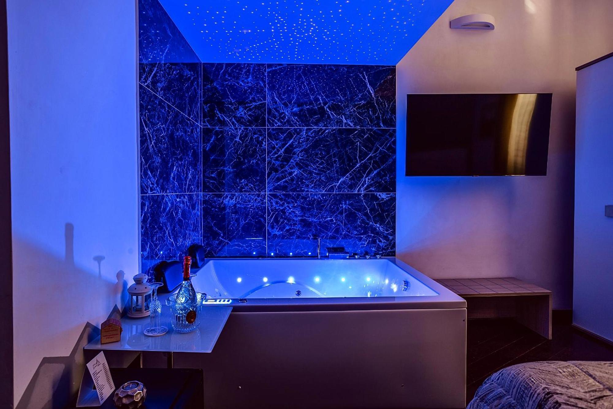 Deluxe Double or Twin Room Spa Bath