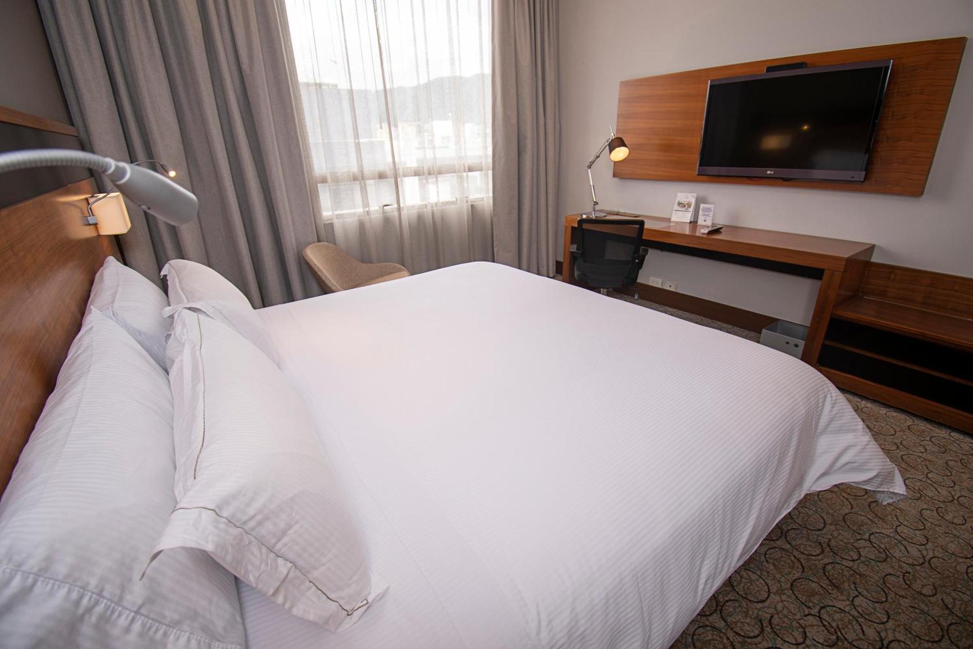 Executive Queen Room