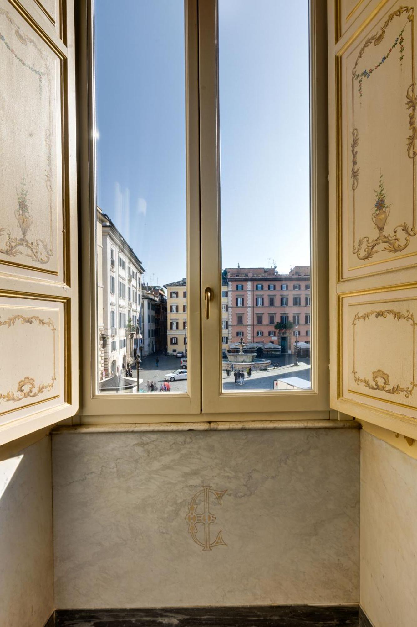 Deluxe Suite City View