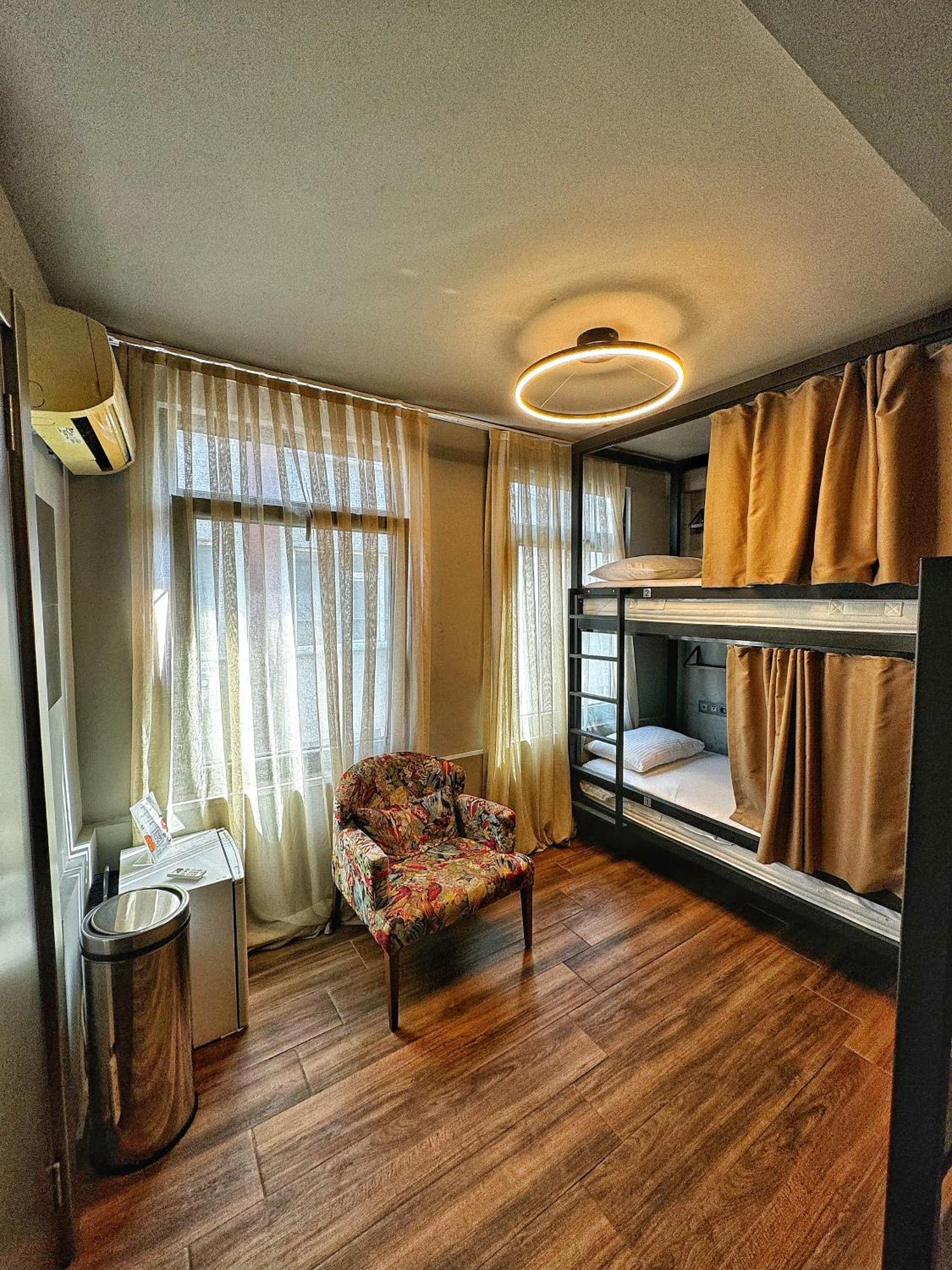 Bunk Bed in Mixed Dormitory Room