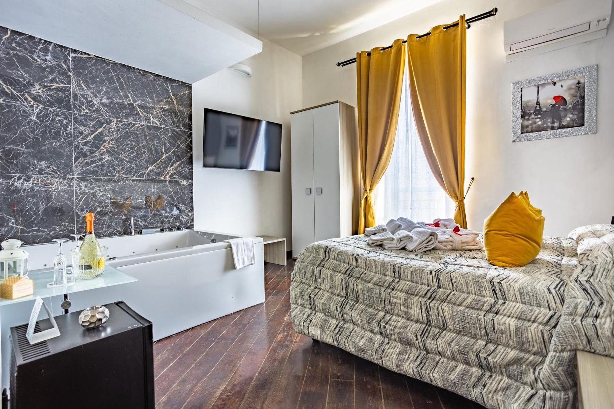 Deluxe Double or Twin Room Spa Bath