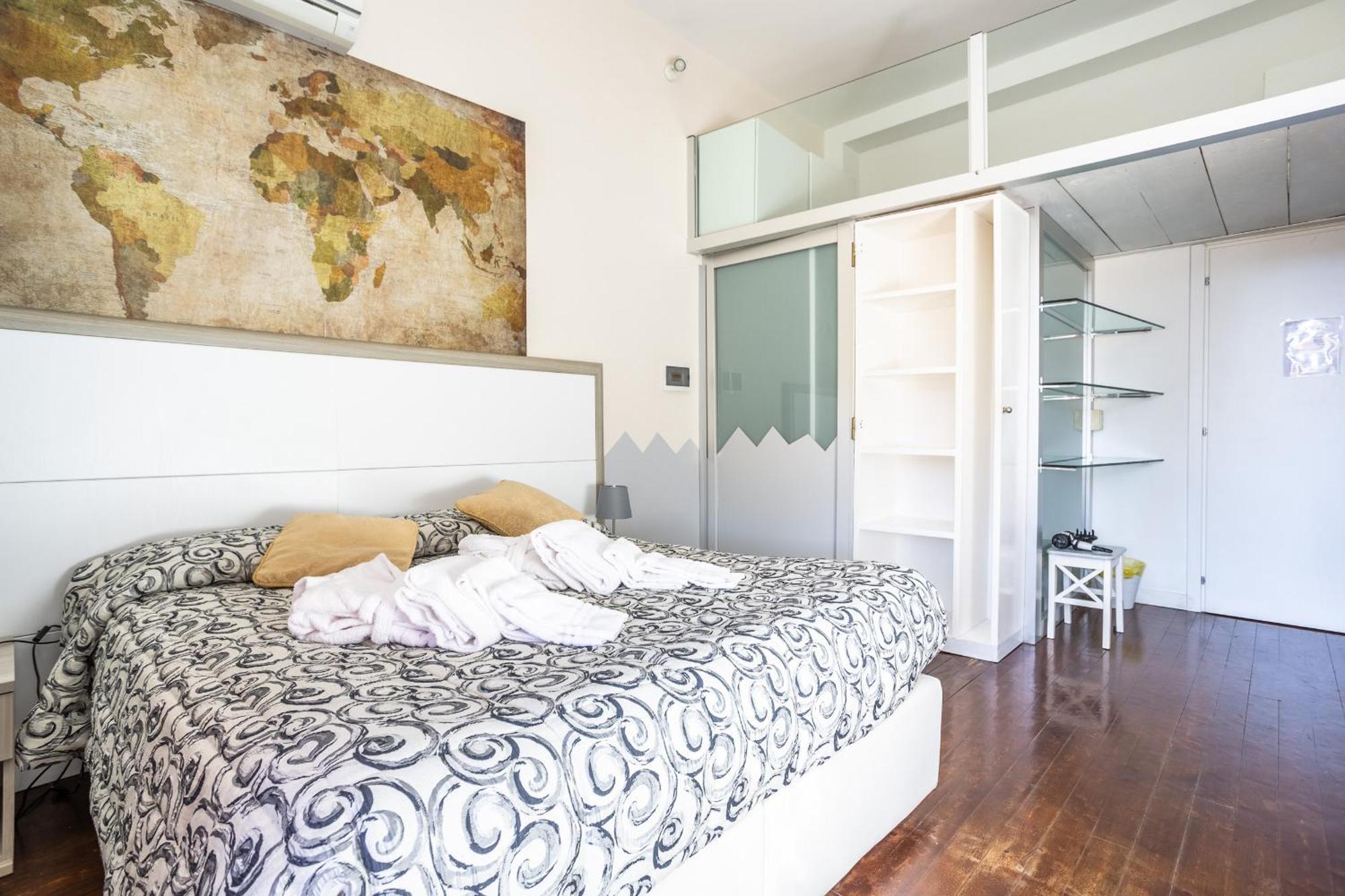 Deluxe Double or Twin Room City View