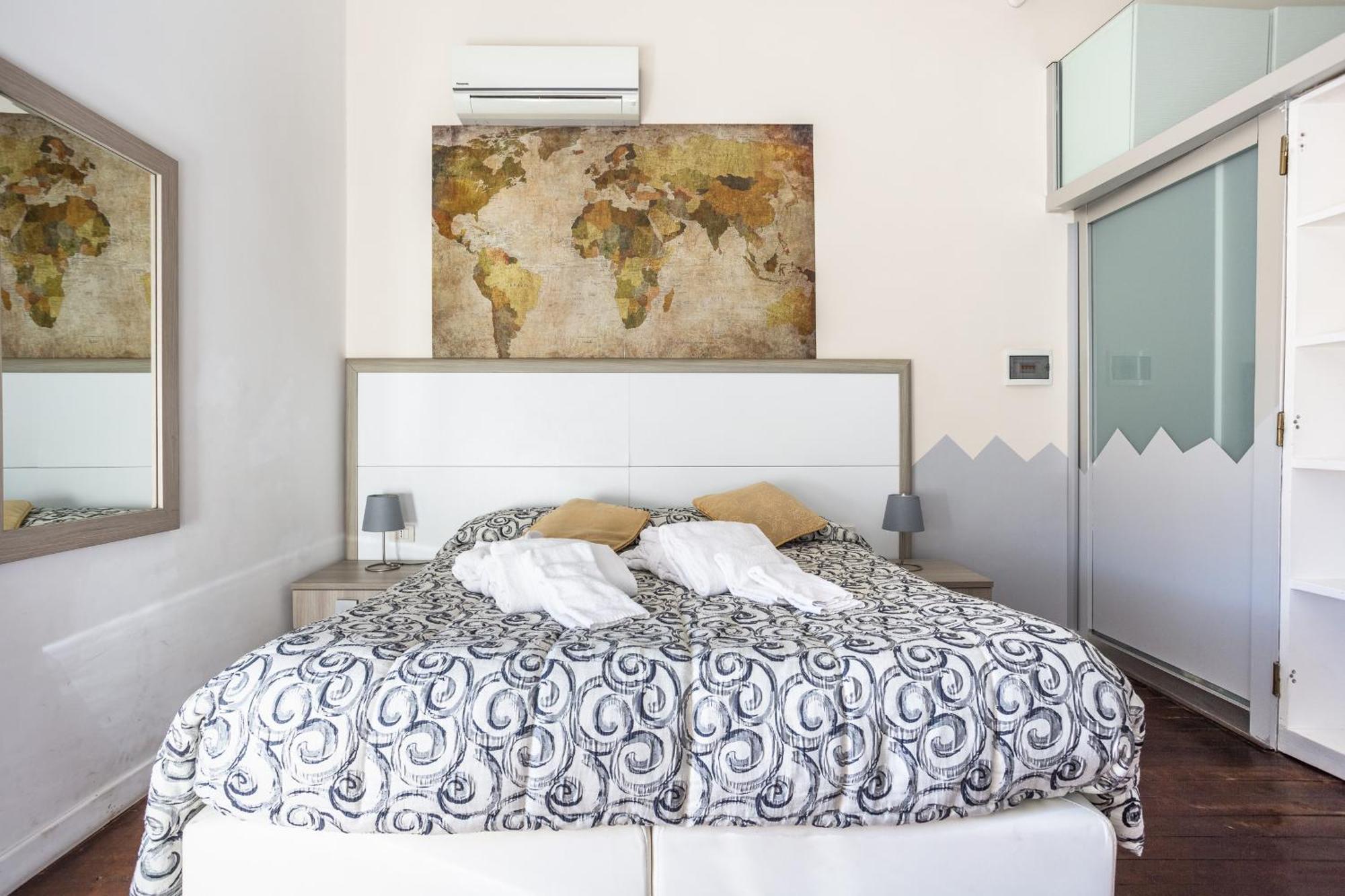 Deluxe Double or Twin Room City View