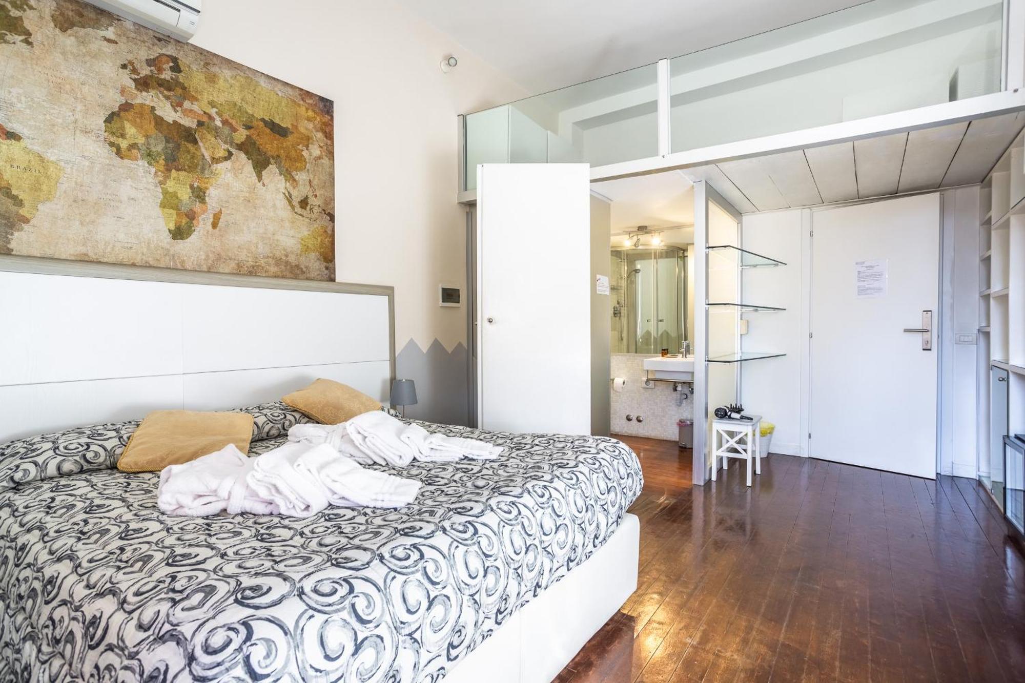 Deluxe Double or Twin Room City View