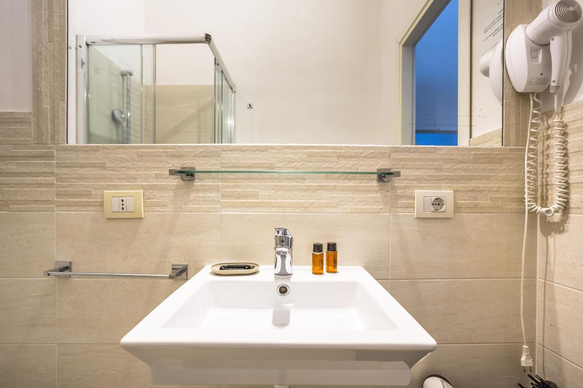 Deluxe Double or Twin Room Spa Bath