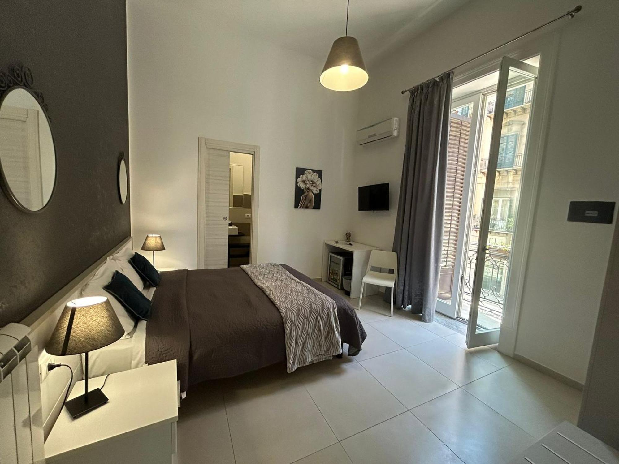 Double Room Private Bathroom